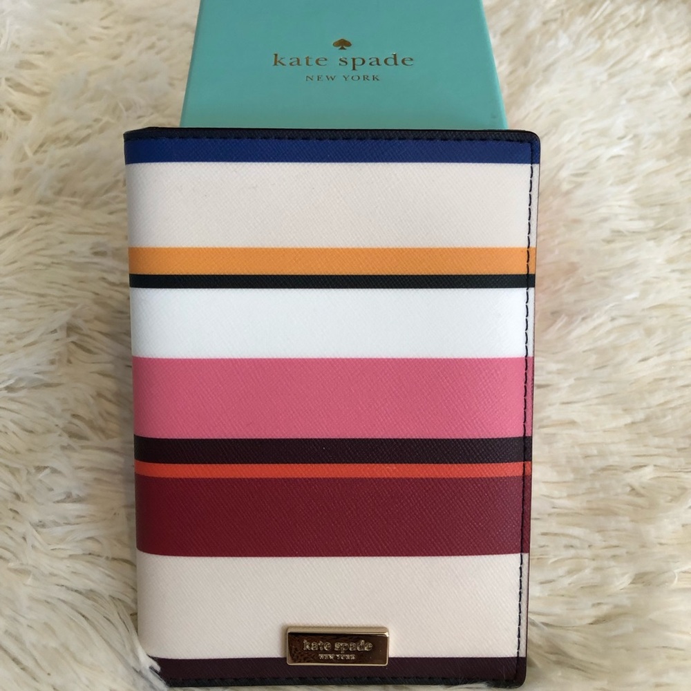 ♠️💯% Authentic Kate Spade New Passport Holder